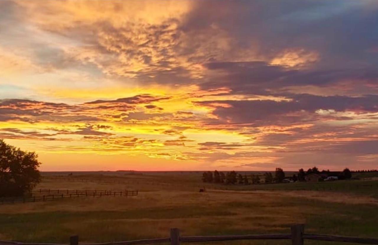 Yellowstone Cattle Baron Ensuite, Private Entrance & Parking - Prairie Rose B&B Cheyenne Exterior photo