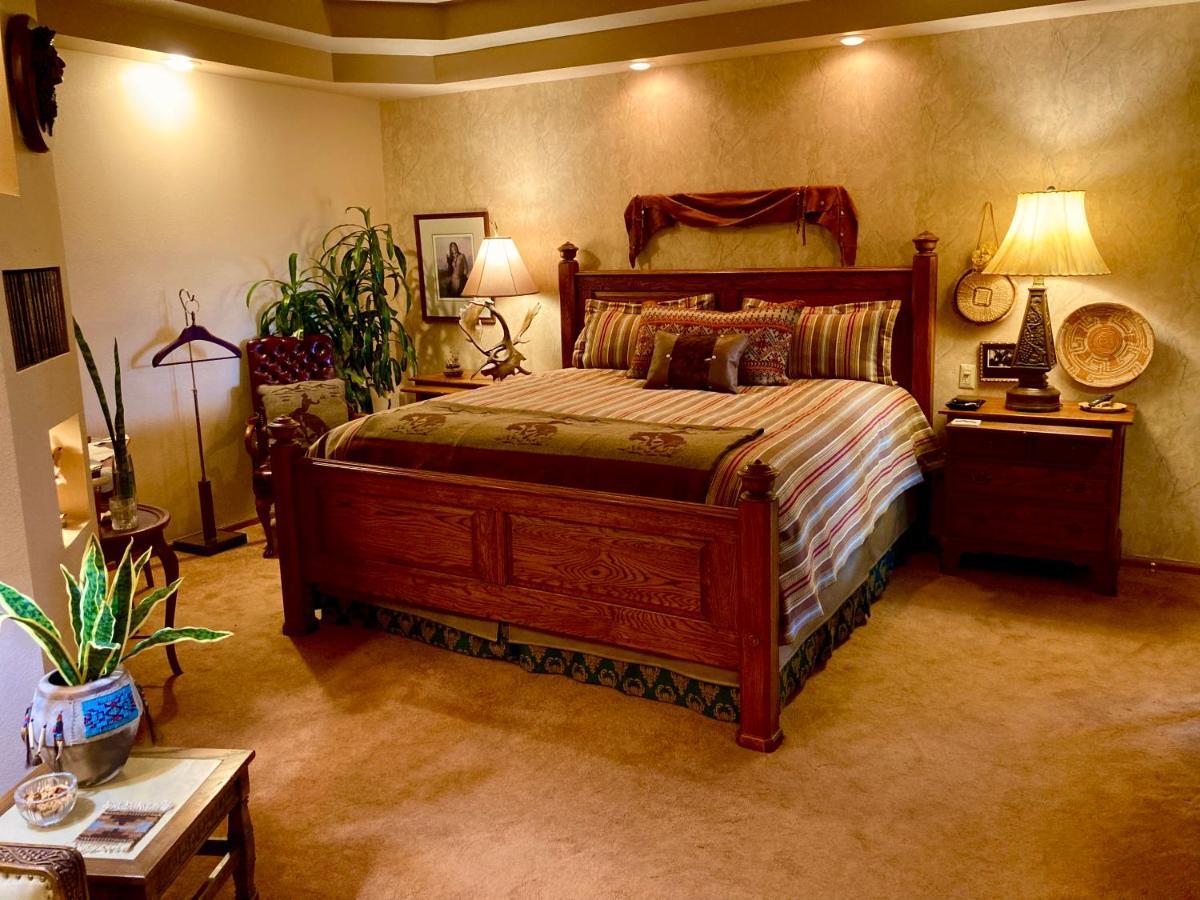 Yellowstone Cattle Baron Ensuite, Private Entrance & Parking - Prairie Rose B&B Cheyenne Exterior photo